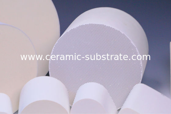 কেনা Alumina Ceramic Substrate Diesel Ceramic Substrates , Honeycomb porous ceramic online manufacture