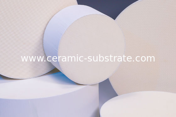 কেনা 400CPSI Alumina Ceramic Substrate , DOC Ceramic Substrates For Auto online manufacture