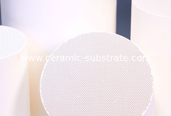 কেনা Round SCR Ceramic Catalyst Carrier , Honeycomb Ceramic Monolith Support online manufacture